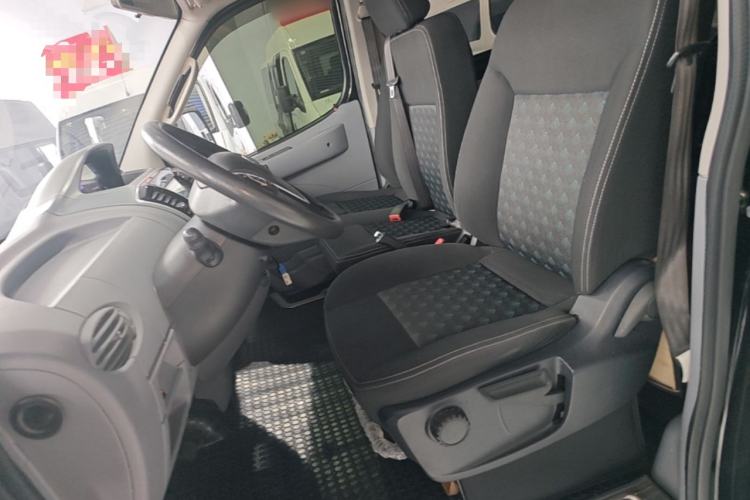 Used SAIC MAXUS Xintu V80 2021 2.0T AMT Classic Aoyuntong Long Wheelbase Mid-Roof 6/7/8/9-Seater Left Front Seat
