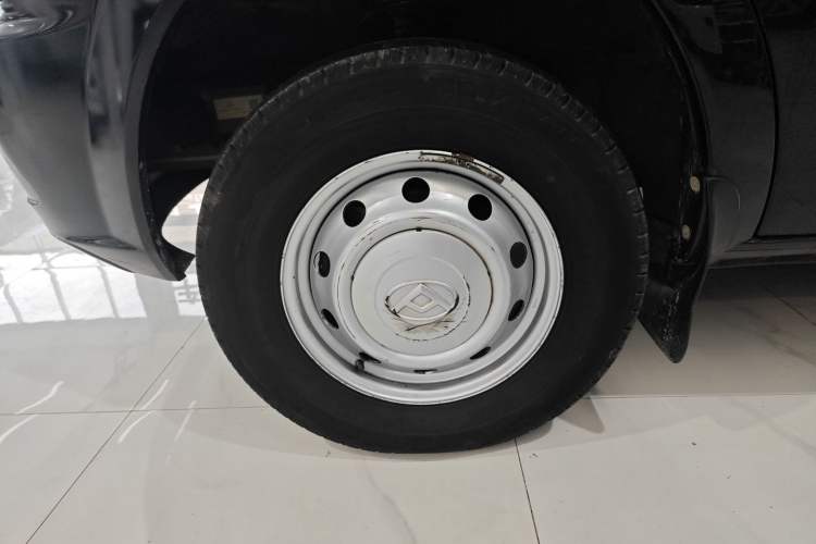 Used SAIC MAXUS Xintu V80 2021 2.0T AMT Classic Aoyuntong Long Wheelbase Mid-Roof 6/7/8/9-Seater Left Front Wheel Hub