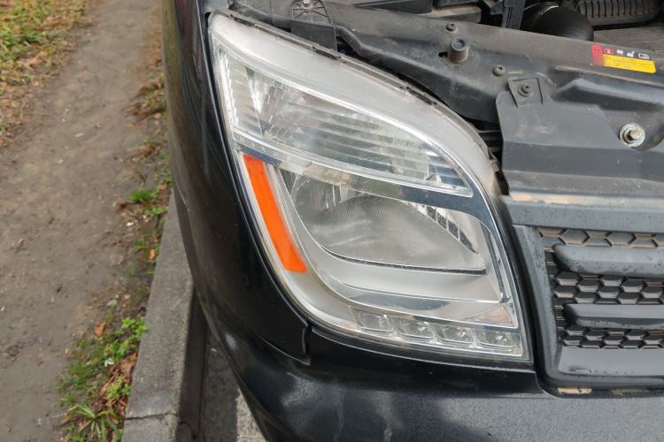 Used SAIC MAXUS Xintu V80 2021 2.0T Manual Classic Aoyuntong Long Wheelbase Mid-Roof 6/7/8/9-Seater Right Front Headlight