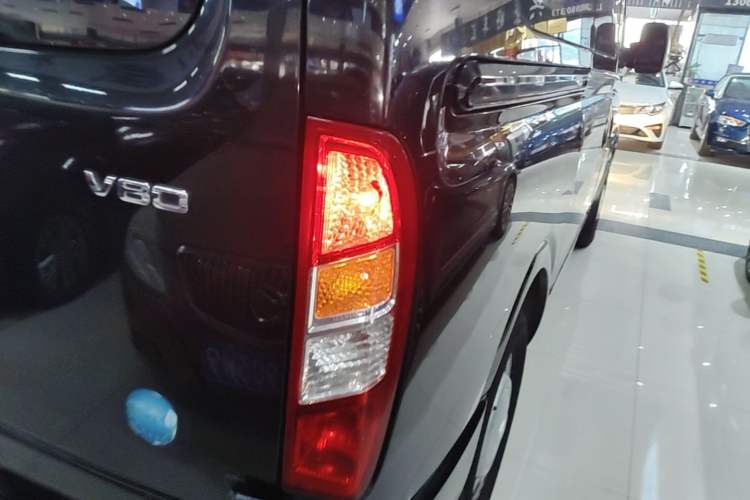 Used SAIC MAXUS Xintu V80 2021 2.0T Manual Classic Aoyuntong Short Wheelbase Ultra-Low Roof 5/6-Seater Right Rear Taillight
