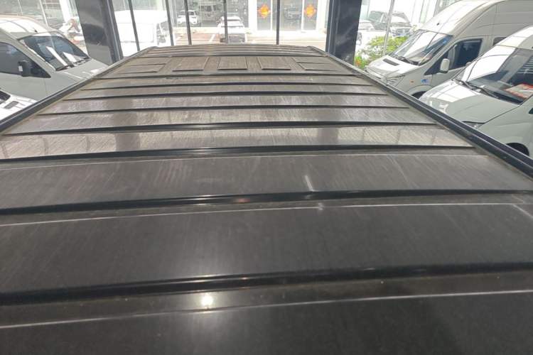 Used SAIC MAXUS Xintu V80 2021 2.0T AMT Classic Aoyuntong Long Wheelbase Mid-Roof 6/7/8/9-Seater Roof