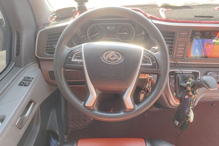 Used SAIC MAXUS Xintu V80 2021 2.0T PLUS AMT City Edition Short Wheelbase Ultra-Low Roof 5/6-Seater Steering Wheel