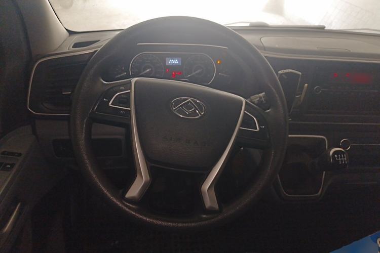 Used SAIC MAXUS Xintu V80 2021 2.0T Manual Classic Aoyuntong Short Wheelbase Ultra-Low Roof 7/8/9-Seater Steering Wheel