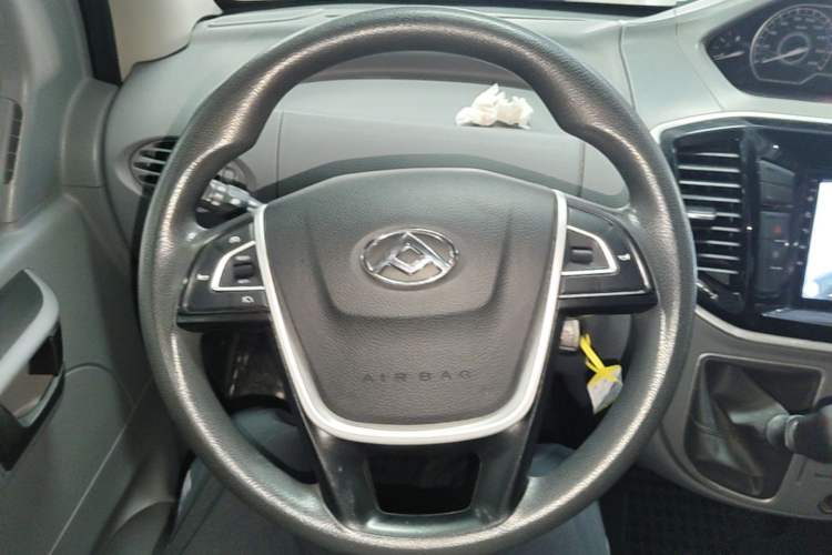 Used SAIC MAXUS Xintu V80 2021 2.0T Manual Classic Aoyuntong Short Wheelbase Ultra-Low Roof 5/6-Seater Steering Wheel