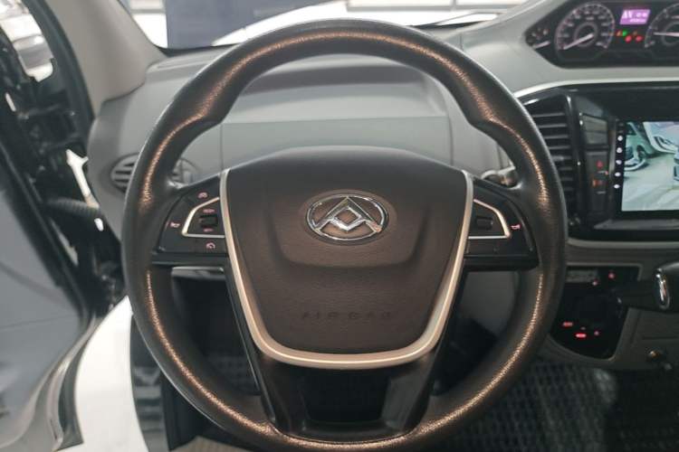 Used SAIC MAXUS Xintu V80 2021 2.0T AMT Classic Aoyuntong Long Wheelbase Mid-Roof 6/7/8/9-Seater Steering Wheel