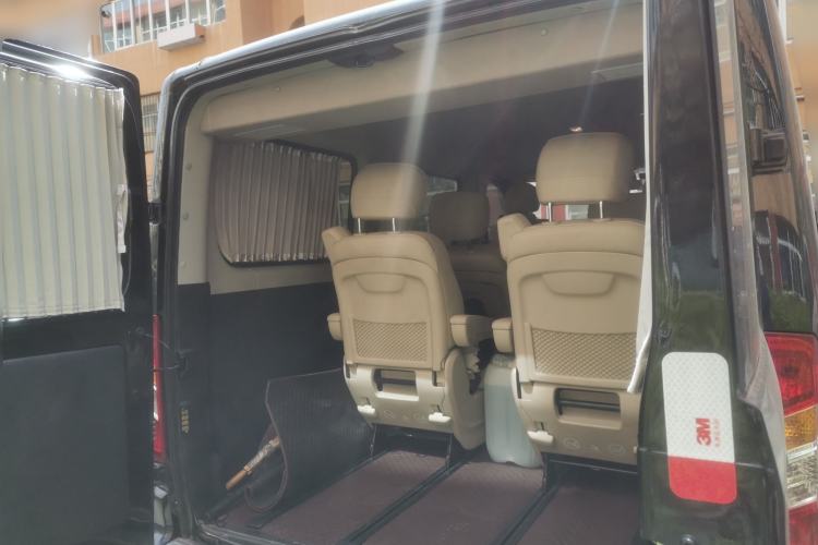 Used SAIC MAXUS Xintu V80  Trunk
