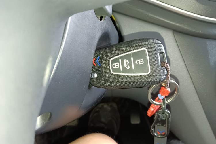 Used SAIC MAXUS Xintu V80  Vehicle Key