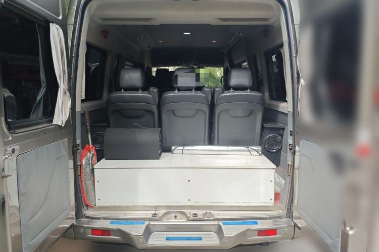 Used SAIC MAXUS Xintu V80 2021 2.0T PLUS Manual Commercial Version Long Wheelbase Mid-Roof 9-Seater Trunk