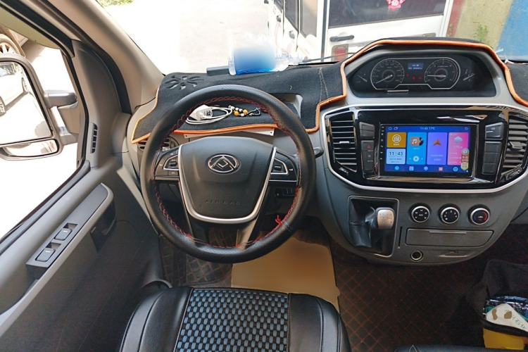 Used SAIC MAXUS Xintu V80 2021 2.0T Manual Classic Aoyuntong Long Wheelbase Mid-Roof 6/7/8/9-Seater Steering Wheel