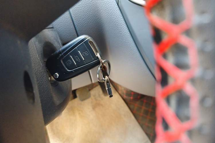 Used SAIC MAXUS Xintu V80 2021 2.0T Manual Classic Aoyuntong Long Wheelbase Mid-Roof 6/7/8/9-Seater Vehicle Key