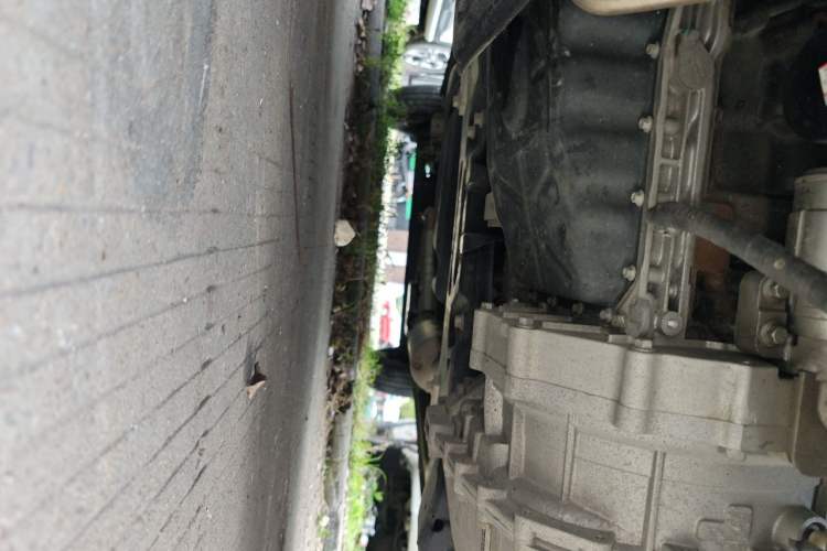 Used SAIC MAXUS Xintu V80 2021 2.0T Manual Classic Aoyuntong Short Wheelbase Ultra-Low Roof 5/6-Seater Chassis Front