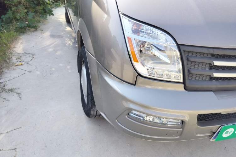 Used SAIC MAXUS Xintu V80 2021 2.0T PLUS AMT City Edition Short Wheelbase Ultra-Low Roof 5/6-Seater Exterior 6