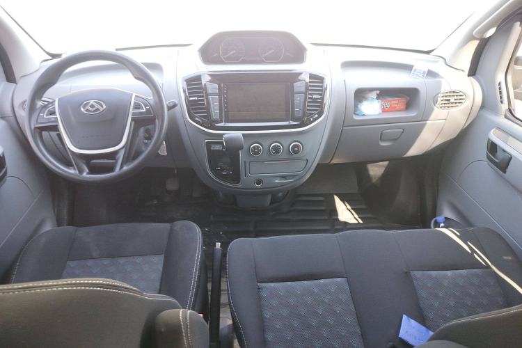 Used SAIC MAXUS Xintu V80 2021 2.0T PLUS AMT City Edition Short Wheelbase Ultra-Low Roof 5/6-Seater Interior 2