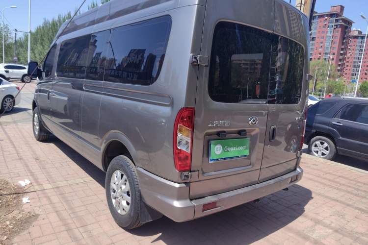 Used SAIC MAXUS Xintu V80 2021 2.0T Manual Classic Aoyuntong Long Wheelbase Mid-Roof 6/7/8/9-Seater Rear Left 45 Deg