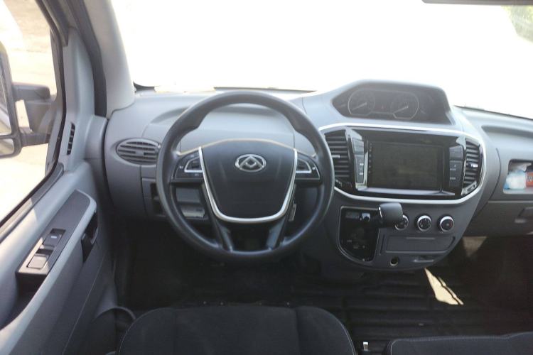 Used SAIC MAXUS Xintu V80 2021 2.0T PLUS AMT City Edition Short Wheelbase Ultra-Low Roof 5/6-Seater Steering Wheel