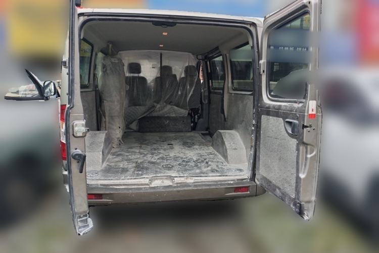 Used SAIC MAXUS Xintu V80 2021 2.0T Manual Classic Aoyuntong Short Wheelbase Ultra-Low Roof 5/6-Seater Trunk