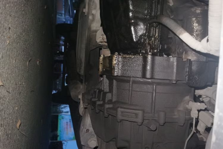 Used SAIC MAXUS Xintu V80 2021 2.0T Manual Classic Aoyuntong Long Wheelbase Mid-Roof 6/7/8/9-Seater Chassis Front