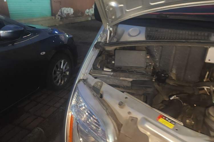 Used SAIC MAXUS Xintu V80 2021 2.0T Manual Classic Aoyuntong 127 PS Mid-axle Mid-roof 6/7/8/9-Seater Engine Bay Right