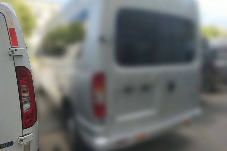 Used SAIC MAXUS Xintu V80 2021 2.0T Manual Classic Aoyuntong Long Wheelbase Mid-Roof 6/7/8/9-Seater Exterior 3
