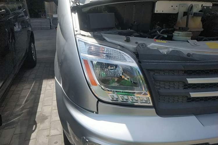 Used SAIC MAXUS Xintu V80 2021 2.0T Manual Classic Aoyuntong Long Wheelbase Mid-Roof 6/7/8/9-Seater Exterior 6