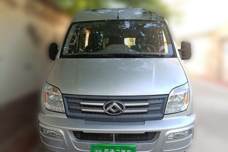 Used SAIC MAXUS Xintu V80 2021 2.0T Manual Classic Aoyuntong Short Wheelbase Mid-Roof 5/6-Seater Front
