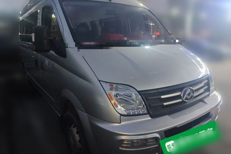 Used SAIC MAXUS Xintu V80 2021 2.0T Manual Classic Aoyuntong 127 PS Mid-axle Mid-roof 6/7/8/9-Seater Front Right 45 Deg