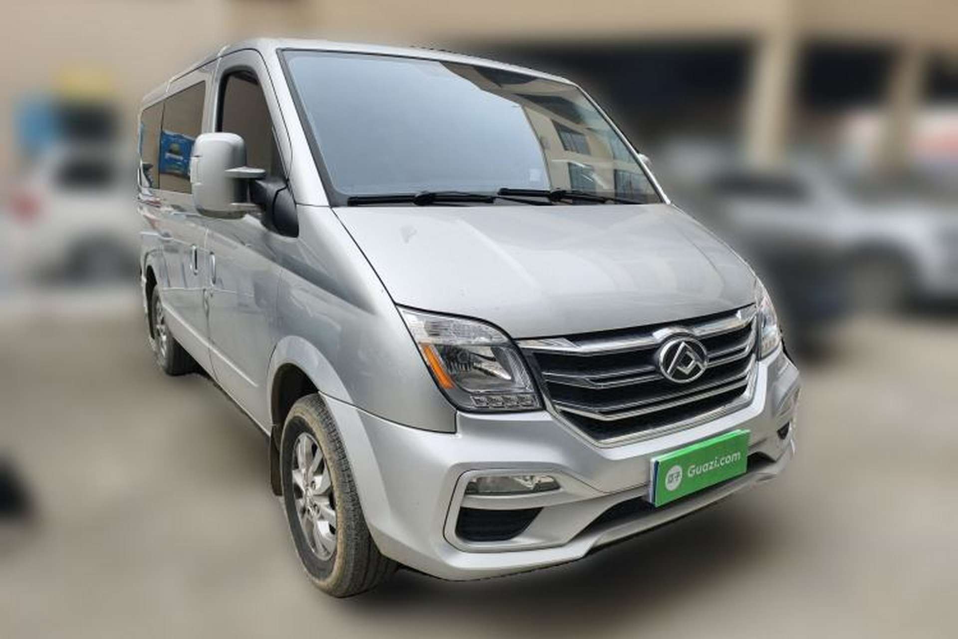 Used SAIC MAXUS Xintu V80 2021 2.0T PLUS AMT City Edition Short Wheelbase Ultra-Low Roof 5/6-Seater Front Right 45 Deg