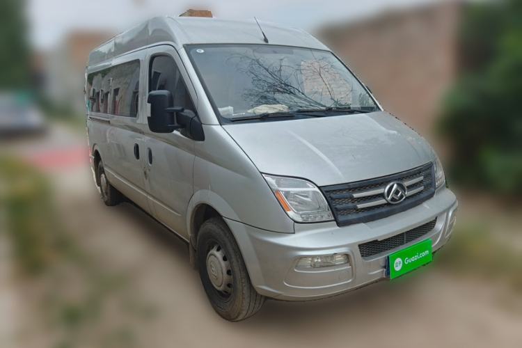 Used SAIC MAXUS Xintu V80 2021 2.0T Manual Classic Aoyuntong 127 PS Mid-axle Mid-roof 6/7/8/9-Seater Front Right 45 Deg