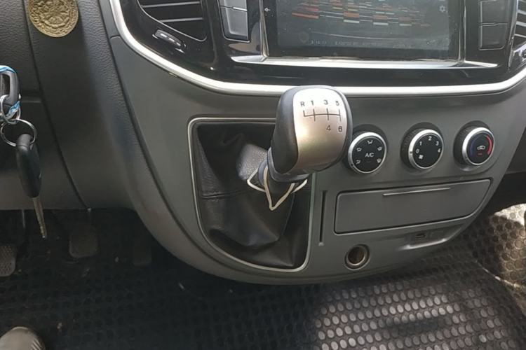 Used SAIC MAXUS Xintu V80 2021 2.0T Manual Classic Aoyuntong Long Wheelbase Mid-Roof 6/7/8/9-Seater Gear Lever