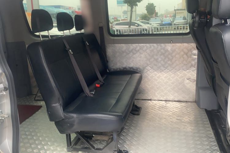 Used SAIC MAXUS Xintu V80 2021 2.0T PLUS AMT City Edition Short Wheelbase Ultra-Low Roof 5/6-Seater Interior 1