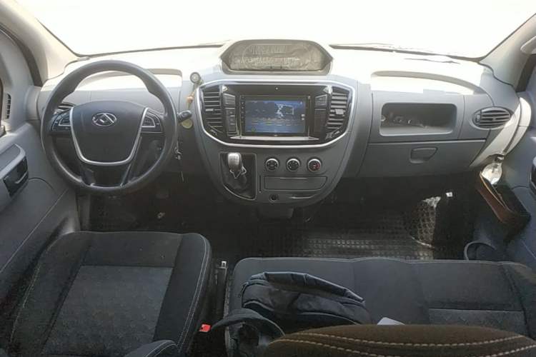 Used SAIC MAXUS Xintu V80 2021 2.0T Manual Classic Aoyuntong Long Wheelbase Mid-Roof 6/7/8/9-Seater Interior 2