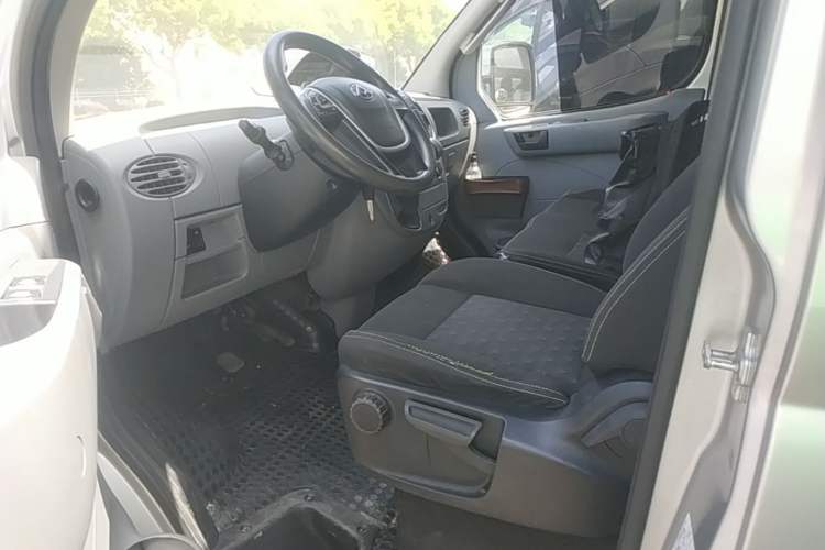 Used SAIC MAXUS Xintu V80 2021 2.0T Manual Classic Aoyuntong Long Wheelbase Mid-Roof 6/7/8/9-Seater Left Front Seat