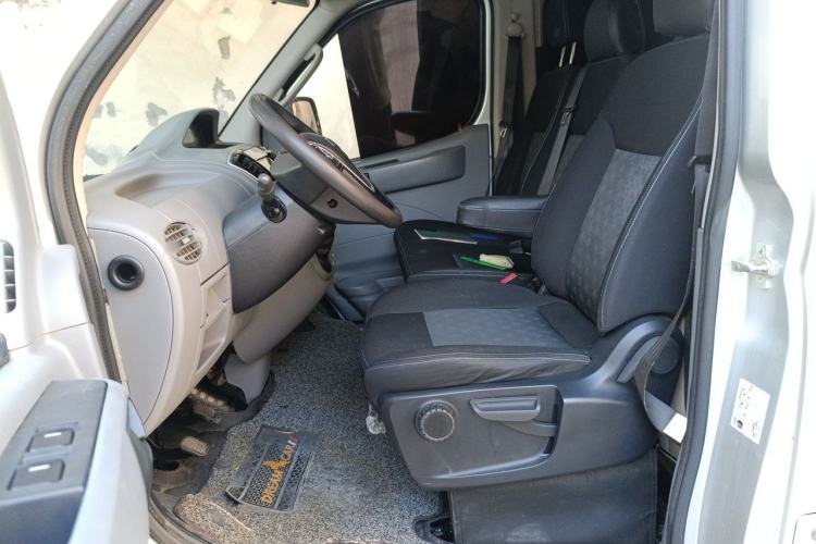 Used SAIC MAXUS Xintu V80 2021 2.0T Manual Classic Aoyuntong Short Wheelbase Mid-Roof 5/6-Seater Left Front Seat