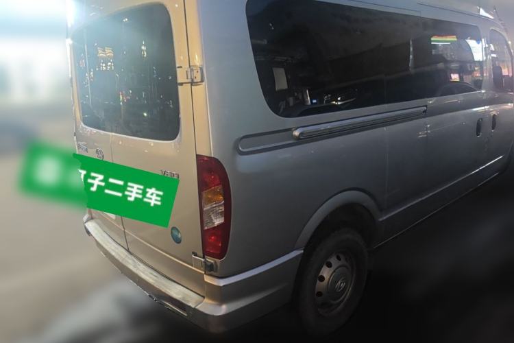 Used SAIC MAXUS Xintu V80 2021 2.0T Manual Classic Aoyuntong 127 PS Mid-axle Mid-roof 6/7/8/9-Seater Rear Right 45 Deg