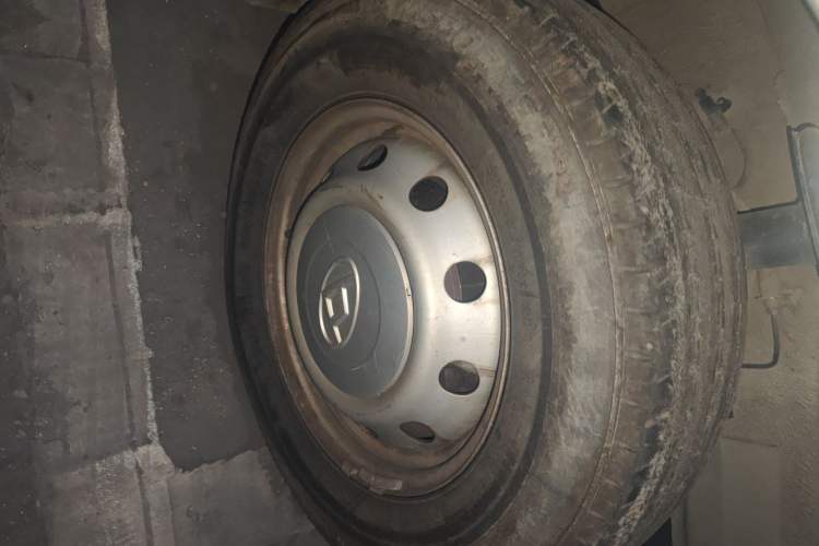 Used SAIC MAXUS Xintu V80 2021 2.0T Manual Classic Aoyuntong 127 PS Mid-axle Mid-roof 6/7/8/9-Seater Right Front Wheel Hub
