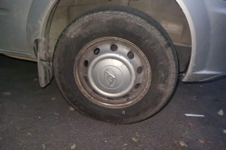 Used SAIC MAXUS Xintu V80 2021 2.0T Manual Classic Aoyuntong Long Wheelbase Mid-Roof 6/7/8/9-Seater Right Front Wheel Hub
