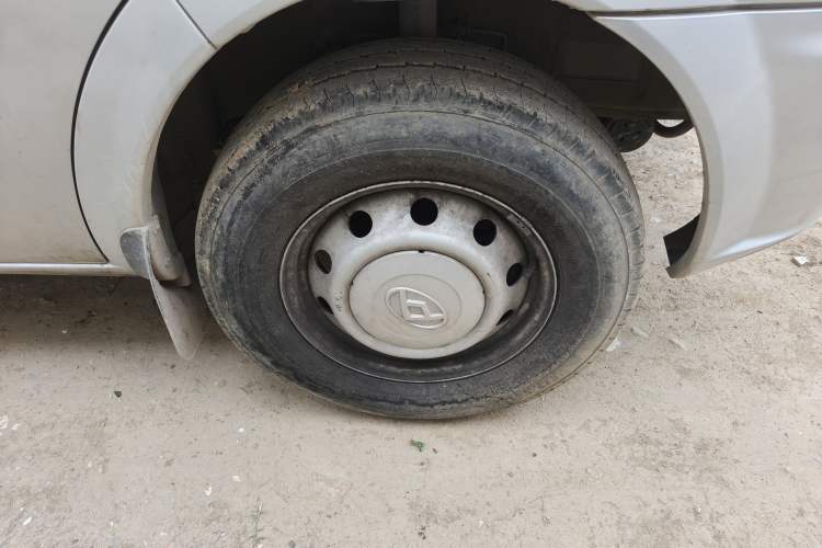 Used SAIC MAXUS Xintu V80 2021 2.0T Manual Classic Aoyuntong 127 PS Mid-axle Mid-roof 6/7/8/9-Seater Right Front Wheel Hub