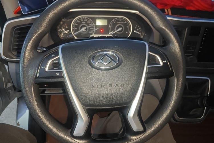 Used SAIC MAXUS Xintu V80 2021 2.0T Manual Classic Aoyuntong 127 PS Mid-axle Mid-roof 6/7/8/9-Seater Steering Wheel