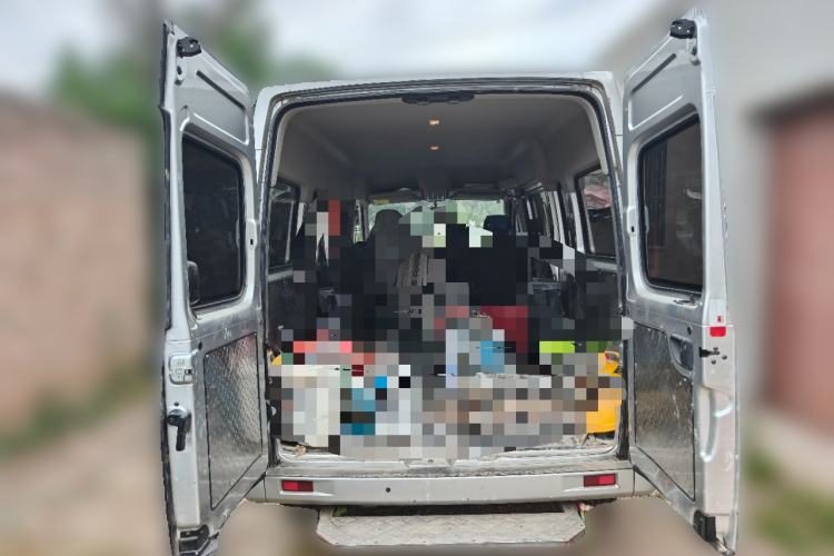 Used SAIC MAXUS Xintu V80 2021 2.0T Manual Classic Aoyuntong 127 PS Mid-axle Mid-roof 6/7/8/9-Seater Trunk