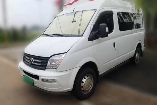 Ojetý SAIC MAXUS Xintu V80 2021 2.0T AMT Classic Aoyuntong Short Wheelbase Mid-Roof 5/6-Seater