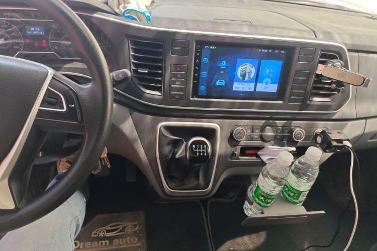 Used SAIC MAXUS Xintu V80 2021 2.0T Manual Classic Aoyuntong 127 PS Mid-axle Mid-roof 6/7/8/9-Seater Audio And AC Panel