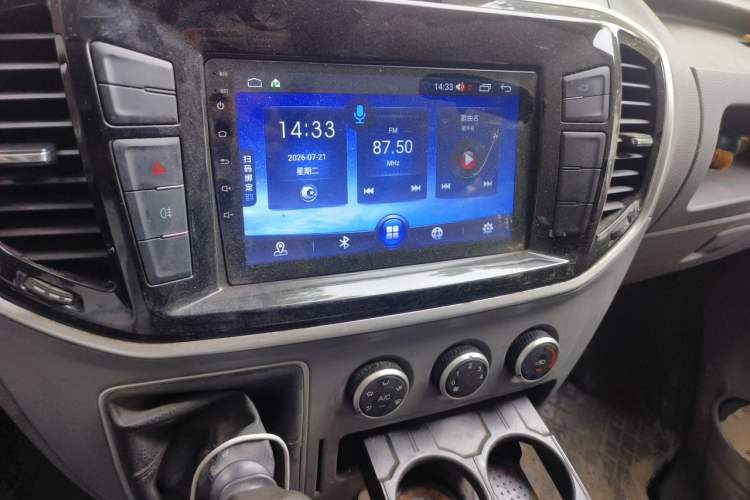 Used SAIC MAXUS Xintu V80 2021 2.0T Manual Classic Aoyuntong Long Wheelbase Mid-Roof 6/7/8/9-Seater Audio And AC Panel