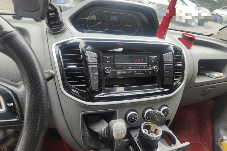 Used SAIC MAXUS Xintu V80 2021 2.0T Manual Classic Aoyuntong Long Wheelbase High-Roof 6/7/8/9-Seater Audio And AC Panel