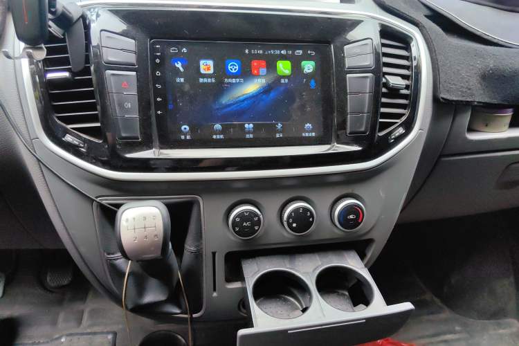 Used SAIC MAXUS Xintu V80 2021 2.0T Manual Classic Aoyuntong Long Wheelbase Mid-Roof 6/7/8/9-Seater Audio And AC Panel