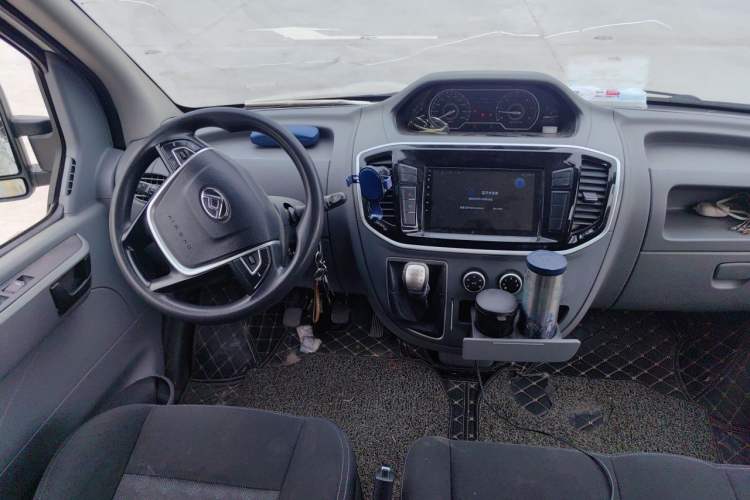 Used SAIC MAXUS Xintu V80  Center Console