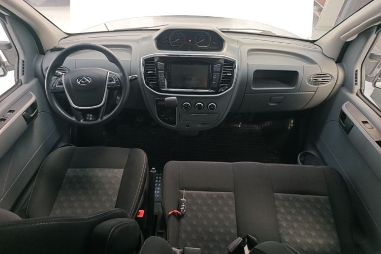 Used SAIC MAXUS Xintu V80 2021 2.0T AMT Classic Aoyuntong Long Wheelbase Mid-Roof 6/7/8/9-Seater Center Console