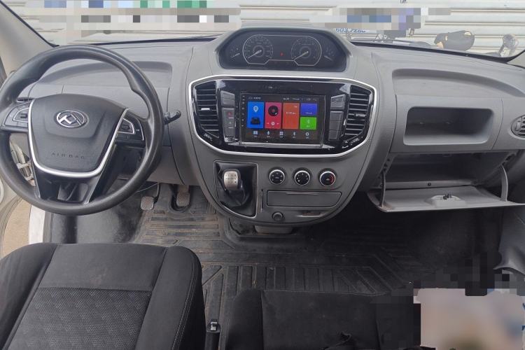 Used SAIC MAXUS Xintu V80 2021 2.0T Manual Classic Aoyuntong Long Wheelbase Mid-Roof 6/7/8/9-Seater Center Console