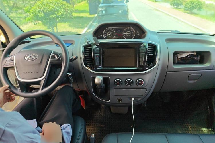 Used SAIC MAXUS Xintu V80  Center Console
