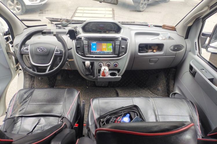 Used SAIC MAXUS Xintu V80 2021 2.0T Manual Classic Aoyuntong Long Wheelbase Mid-Roof 6/7/8/9-Seater Center Console