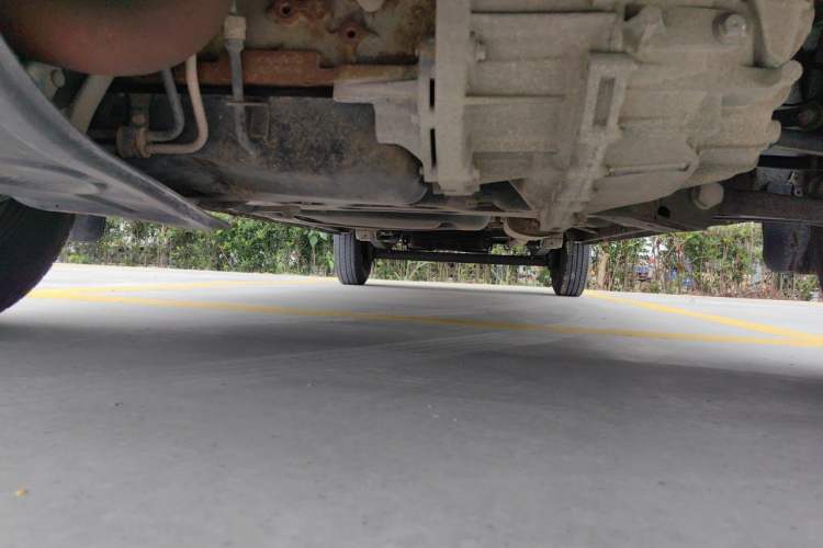 Used SAIC MAXUS Xintu V80  Chassis Front